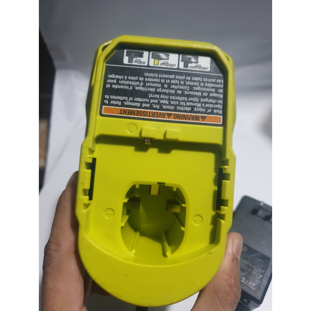 Sạc nhanh ryobi 18v điện 120v