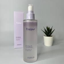 Xịt khoáng cho da mặt với collagen và retinol Fraijour