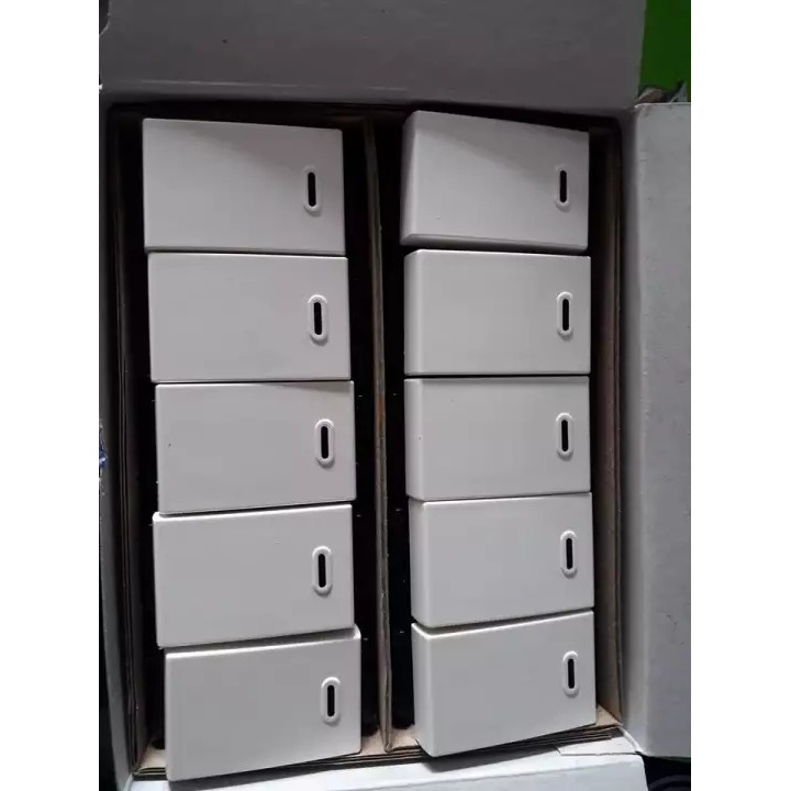 Hộp 10 Công Tắc bắt vít hàng Wide