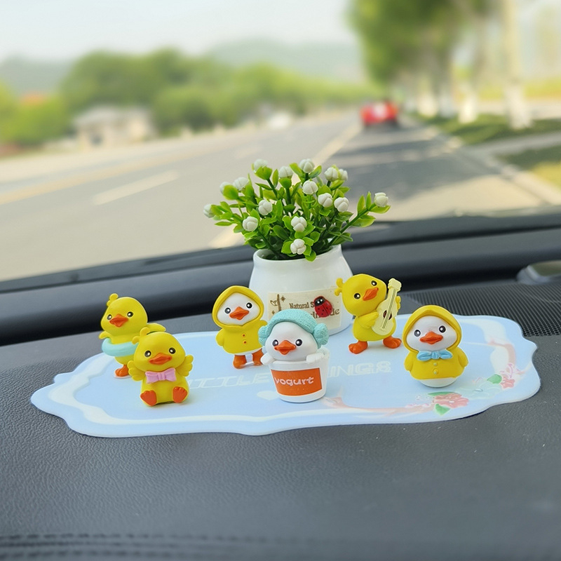 Bộ 6 vịt trang trí tap lô ô tô, gắn mũ bảo hiểm, gắn xe máy, xe đạp. Trang trí tiểu cảnh, bàn làm việc, góc học tập.