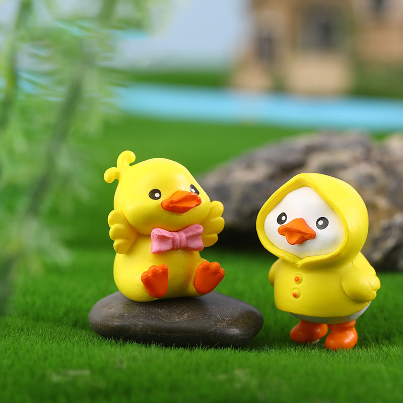 Bộ 6 vịt trang trí tap lô ô tô, gắn mũ bảo hiểm, gắn xe máy, xe đạp. Trang trí tiểu cảnh, bàn làm việc, góc học tập.