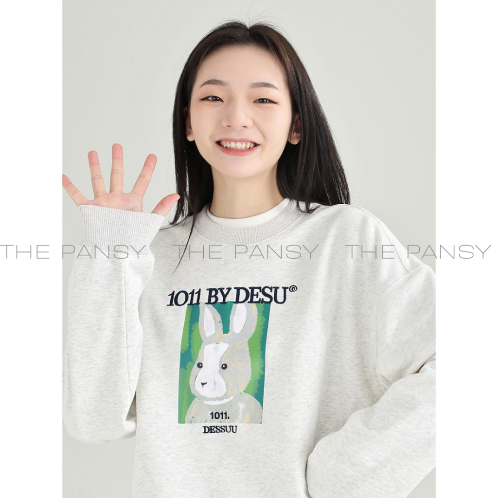 Áo sweater Dessuu hình in thỏ xám logo thêu 1011 BY DESSUU Mã 110