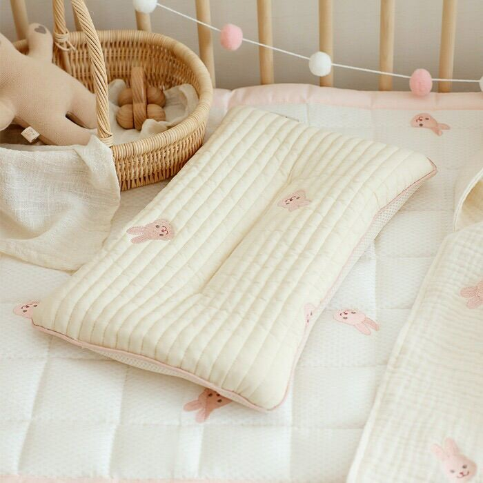 Gối thêu đáy lưới xuất Hàn gấu thỏ cho bé kt 38x23 cm