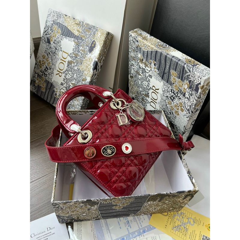 Túi da bóng dây bản to đính trang trí