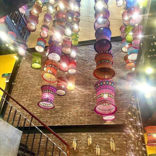 Lồng đèn tết chất liệu thổ cẩm kích thước 25x30