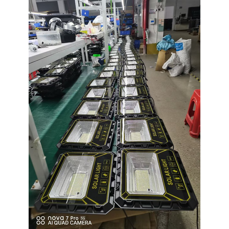 Đèn Pha Năng Lượng 100W - 200W