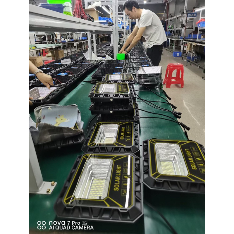 Đèn Pha Năng Lượng 100W - 200W