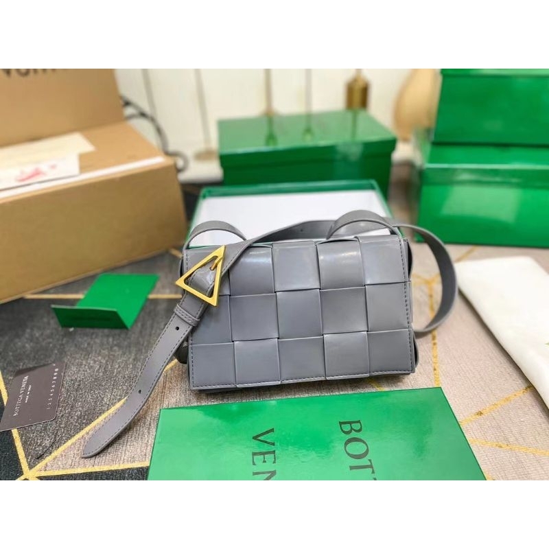 TÚI B0TTEGA C@SSETTE.