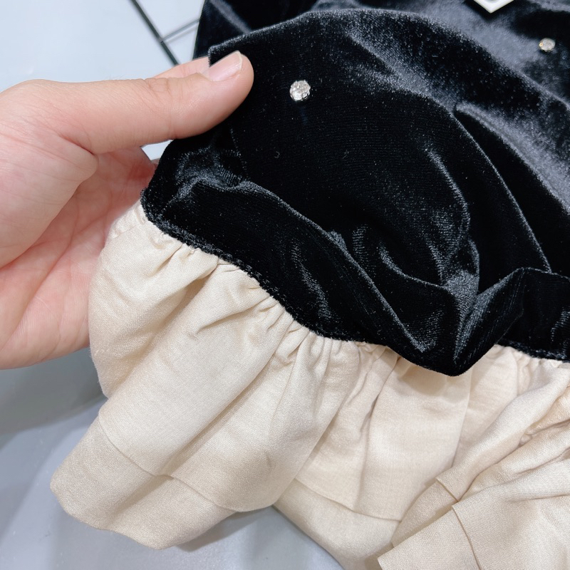 Áo nhung đính ngọc mix chân viền be xinh xắn