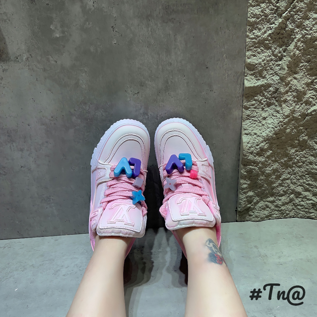 GIÀY THỂ THAO LV CHARM