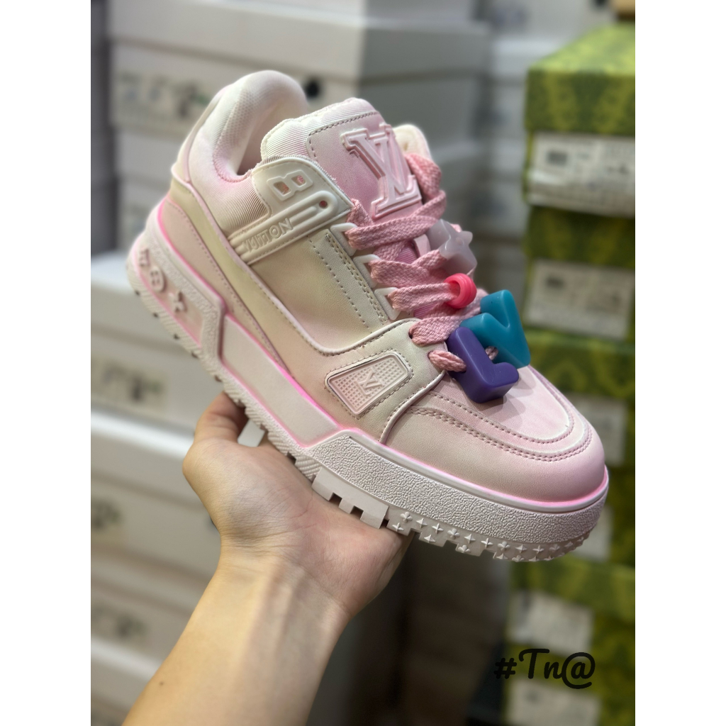 GIÀY THỂ THAO LV CHARM