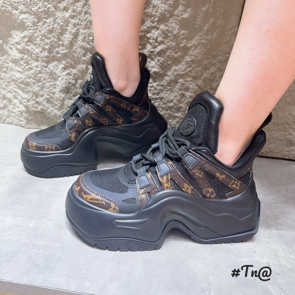 GIÀY THỂ THAO LV ĐEN TRẮNG NÂNG ĐẾ