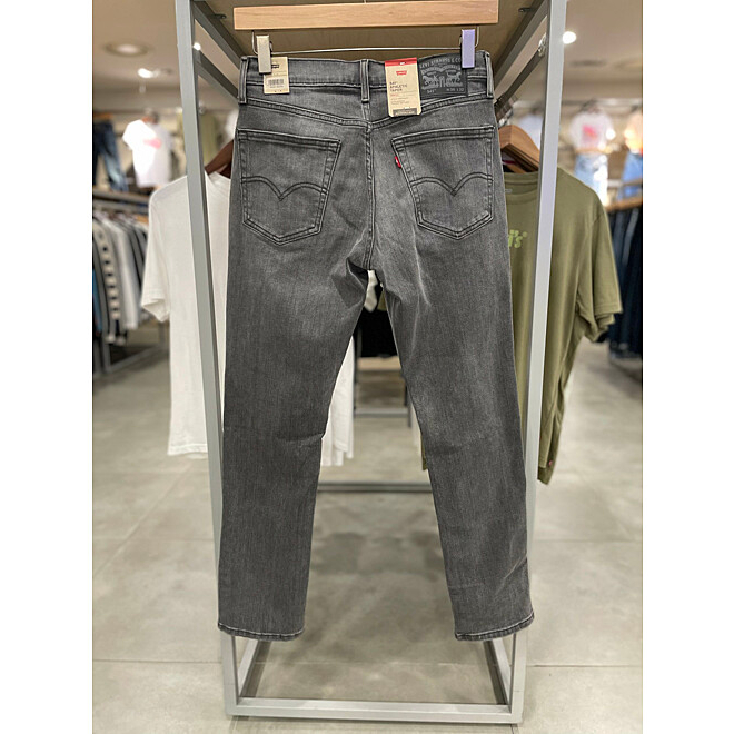Levi's TAPER FIT sẵn size 30 32 34