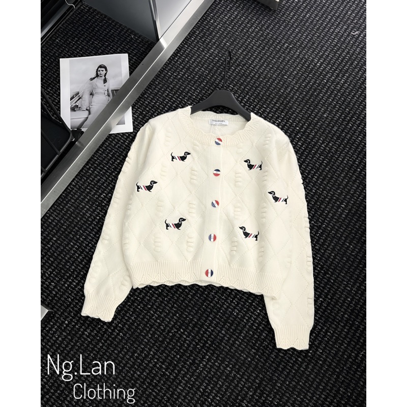 Áo len thom thêu hoạ tiết