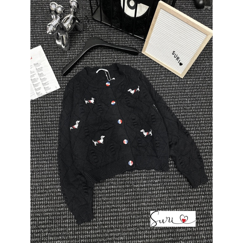 Áo len thom thêu hoạ tiết