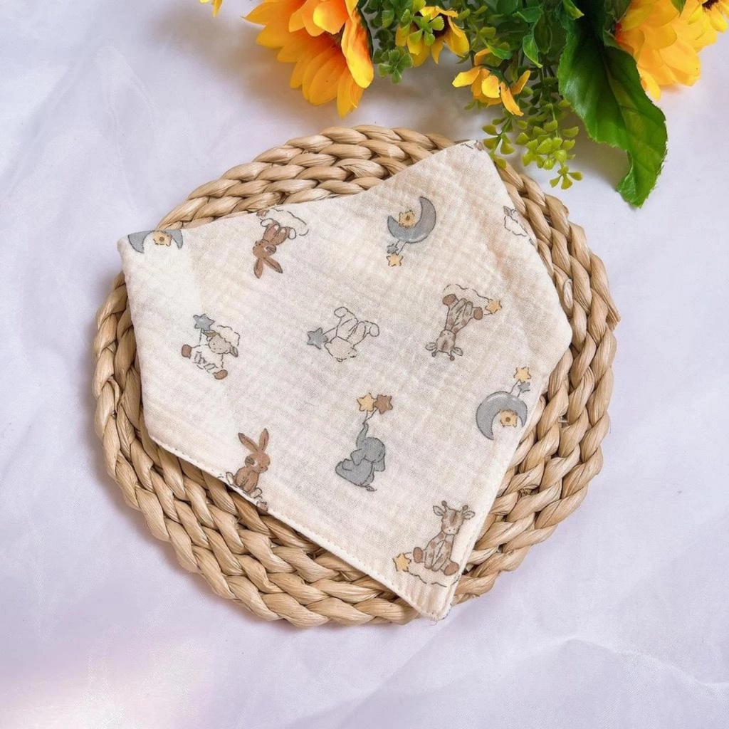 Yếm tam giác vải xô muslin 4 lớp chất mềm mịn thấm hút tốt họa tiết xinh xắn cho bé trai bé gái
