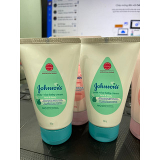Kem dưỡng ẩm Johnson’s Baby nắp xanh 50g