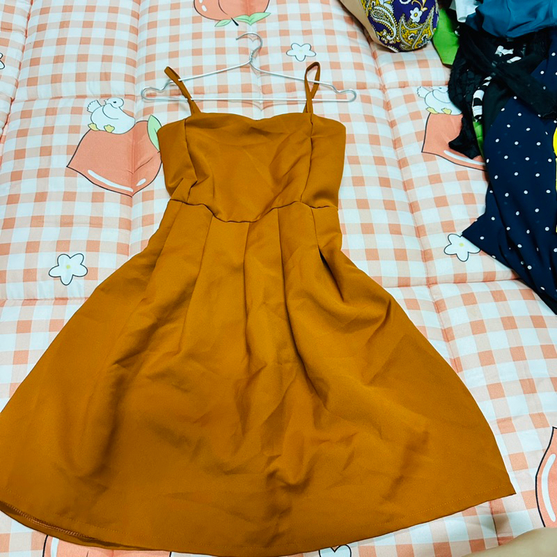 Đầm dự tiệc tiểu thư , hai dây màu nâu xinh xắn