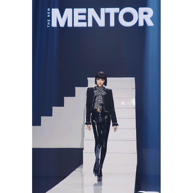 Áo sơ mi Verrsace nơ The Mentor Hương Giang