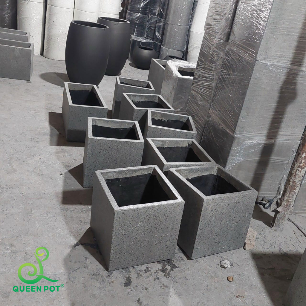 Chậu xi măng đá mài hình vuông Queenpot