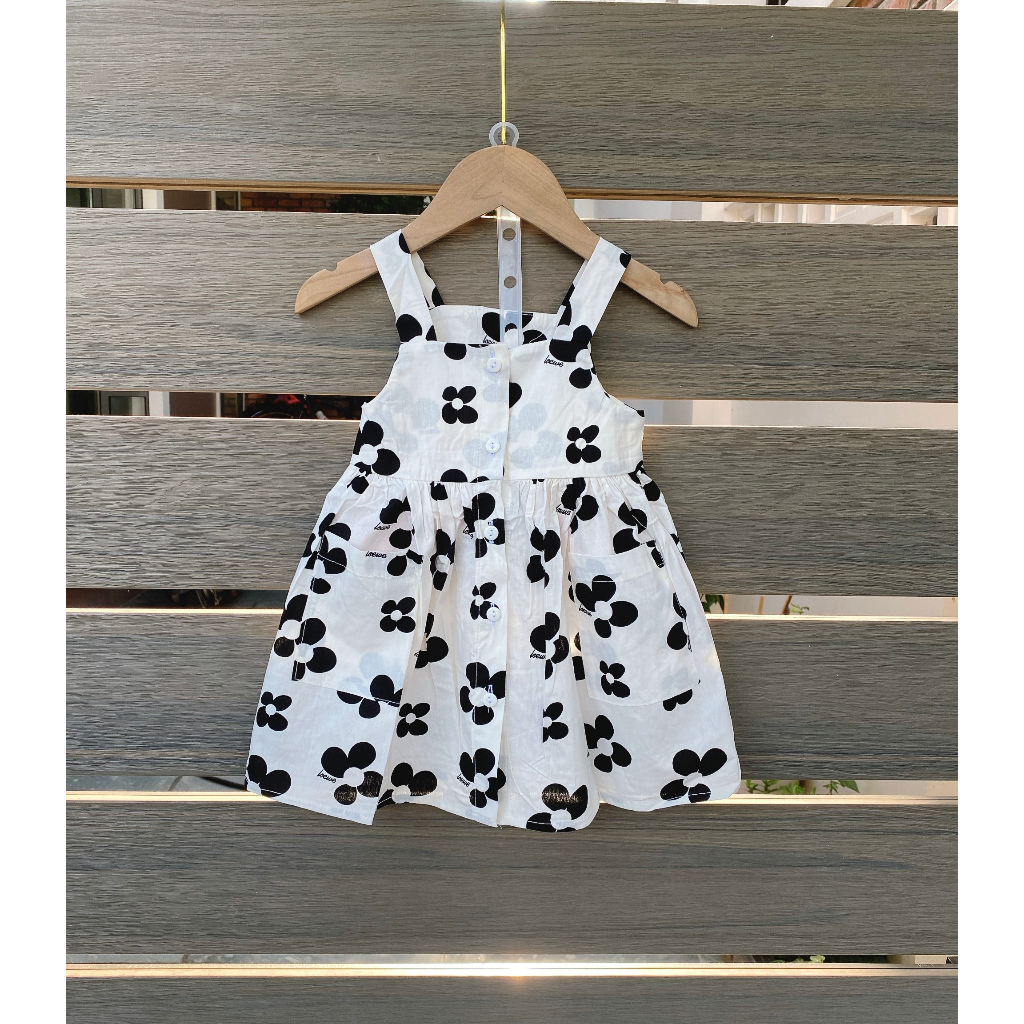 Váy thô cổ vuông, 2 dây bản to, váy cúc khuy cho bé dễ mặc