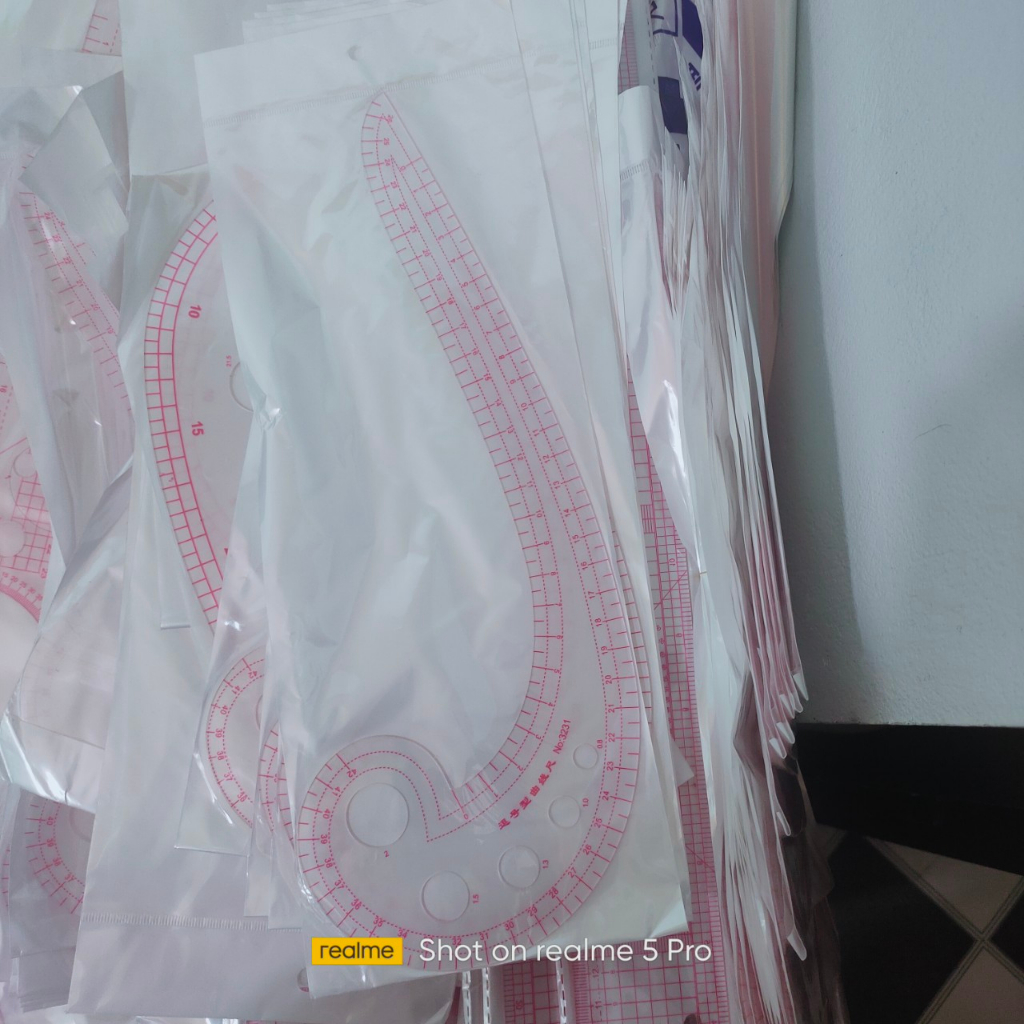 thước dẻo vẽ cong  đường nách
