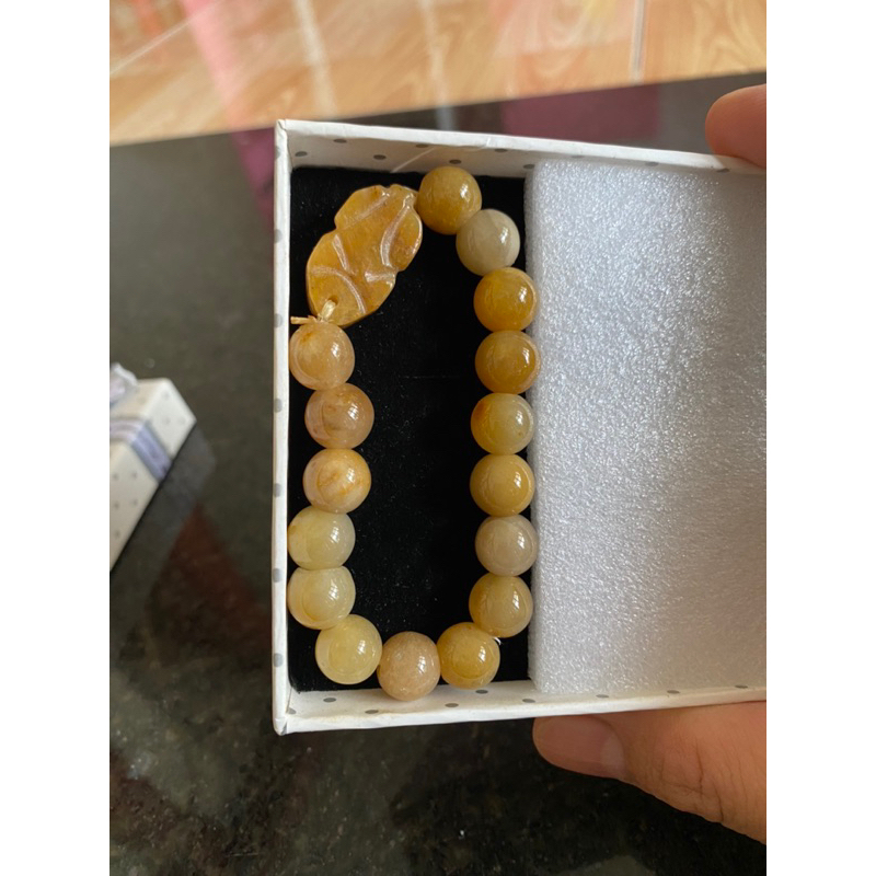 Vòng tay đá thạch anh vàng vân 10 ly charm Tỳ Hưu