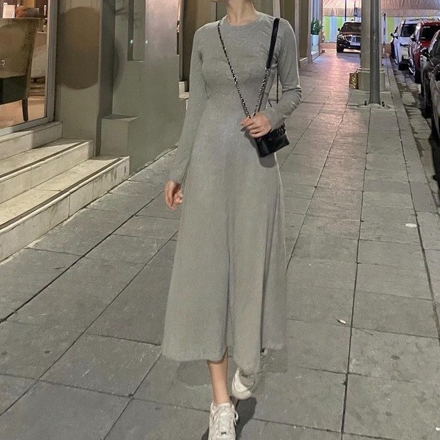 Váy maxi cổ tròn dài tay vải thun tăm co giãn dày dặn,váy dáng dài xoè thun zip hàn hack dáng-Vaydangdaichatthunzip188