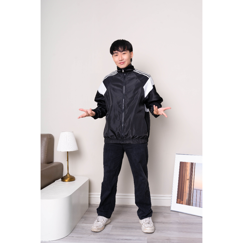 Áo khoác dù màu đen SỌC TRẮNG phom rộng unisex CAPMAN dành cho nam nữ