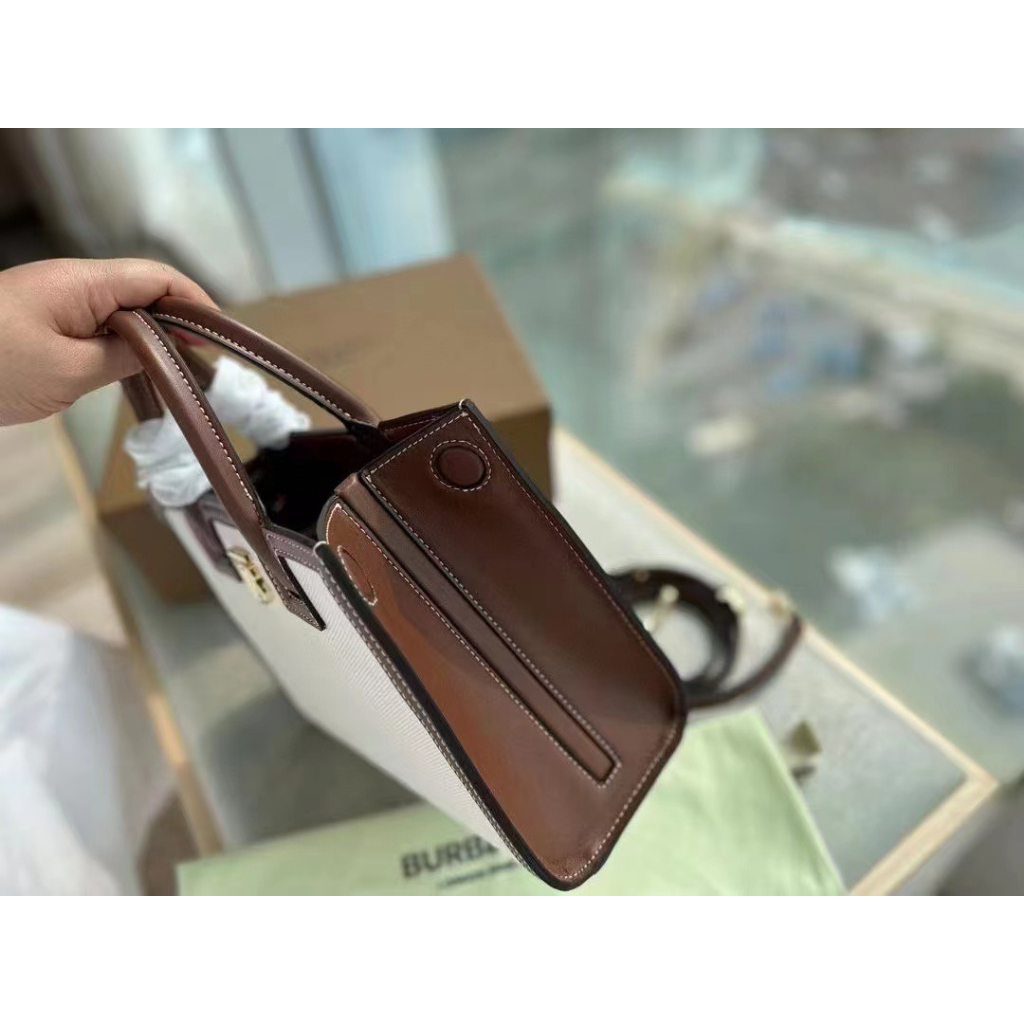 Túi xách Bur.be.ry tote size 23cm màu trắng