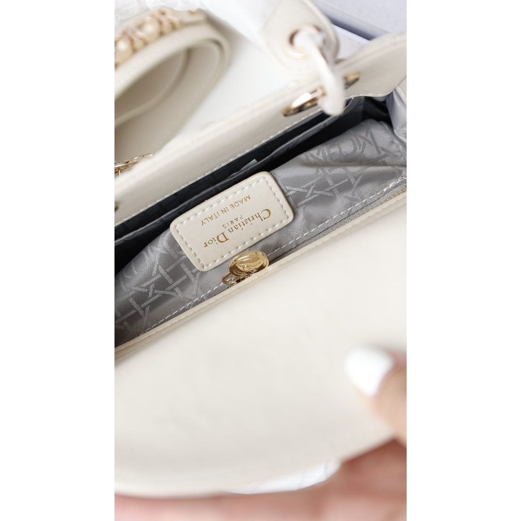 Túi Xách Di.O lady size 20cm tag vàng da lì màu trắng