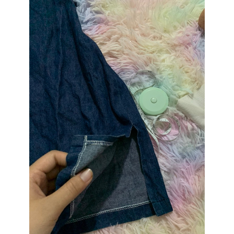 Đầm yếm jean 2 dây xẻ tà mới toanh