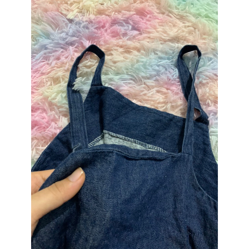 Đầm yếm jean 2 dây xẻ tà mới toanh