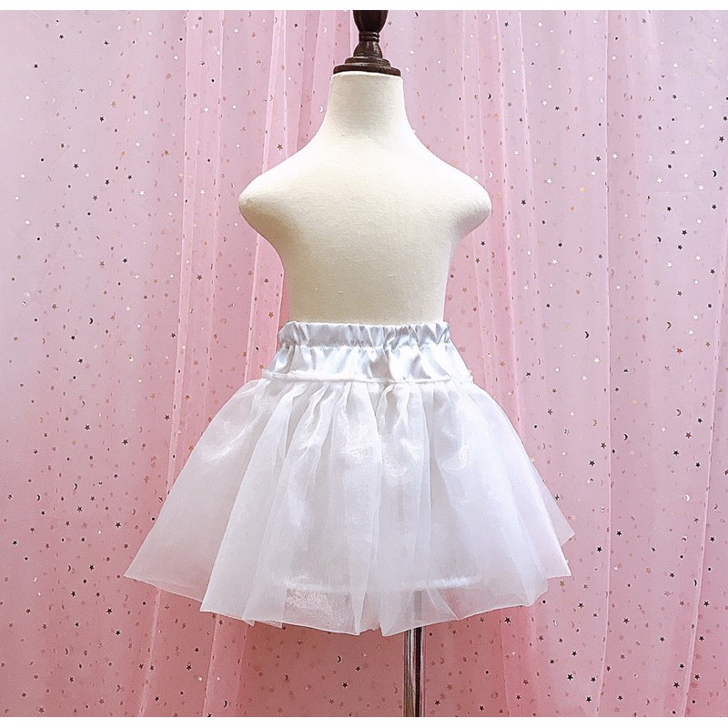 Chân váy tùng phồng voan trắng mặc lót bên trong tạo độ bồng cho váy dành cho bé gái