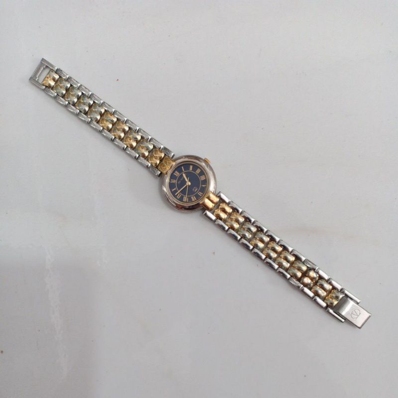 Đồng hồ si nhật nữ hiệu VALENTINO demi