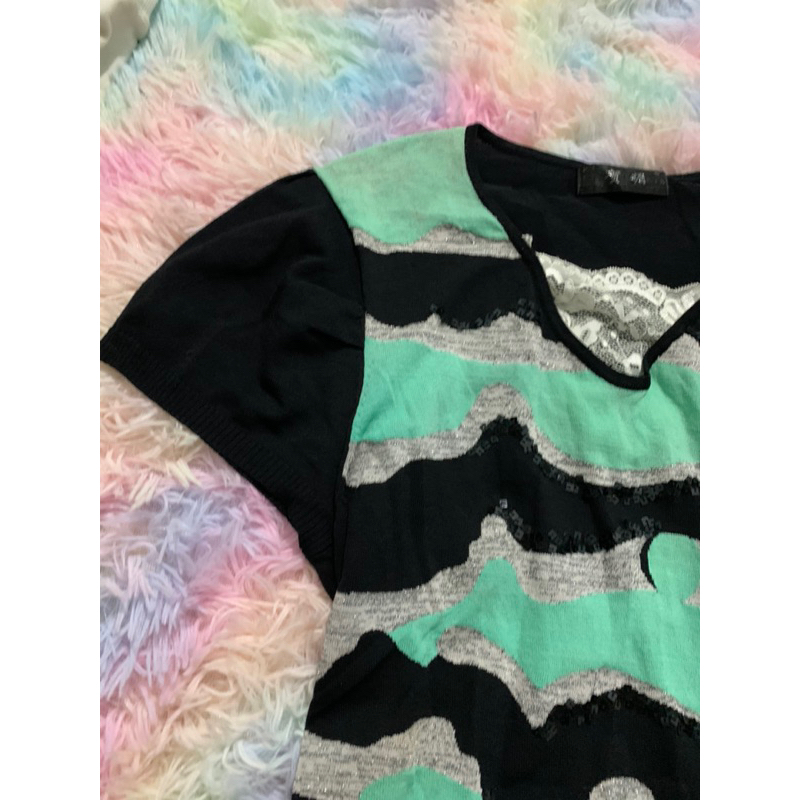 Áo mongteghi họa tiết độc lạ