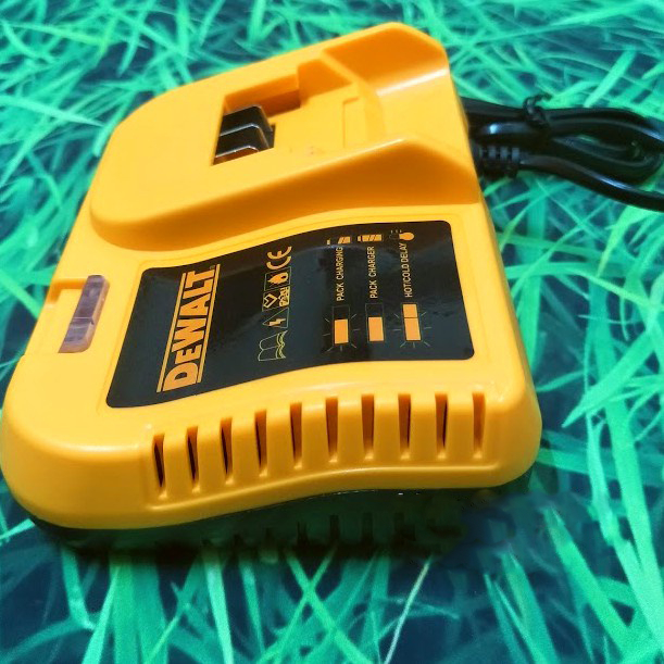 Sạc pin sạc đế 21V Dewalt dùng cho máy khoan pin