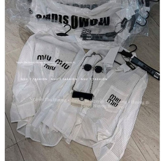 Áo sơ mi kẻ sọc chữ miu miu đính đá màu trắng hàng qcl1 ms26715