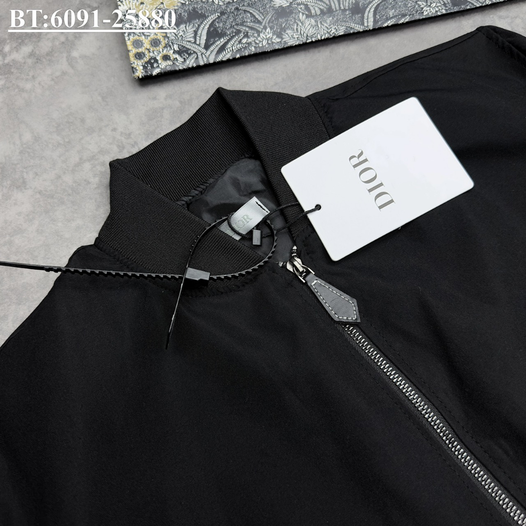 Áo Khoác GIÓ Đì O Họa Tiết Thêu LOGO Sau Lưng Mix Khóa Kéo Mẫu HOT