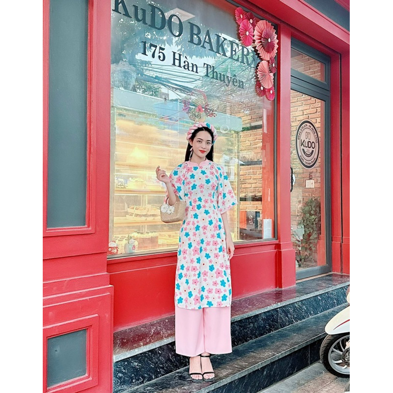 Áo Dài Cách Tân Mẹ Và Bé Gái NHÍM XÙ KIDS Hoạ Tiết Dâu Đỏ Chất Lụa Mango Cao Cấp - AD132