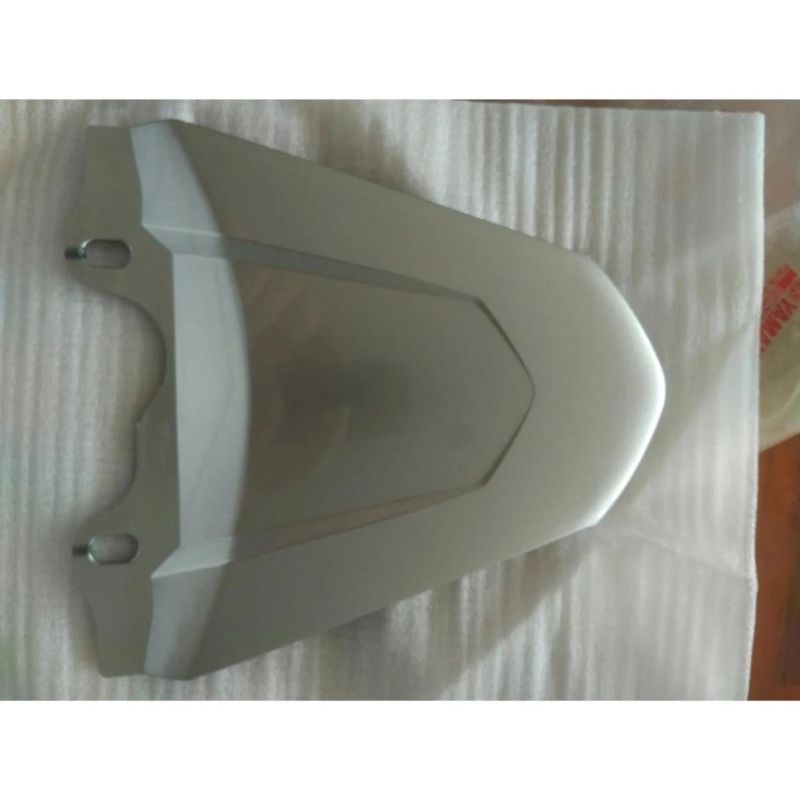 Mu rùa (Ốp đuôi) Sirius Yamaha Bạc bóng