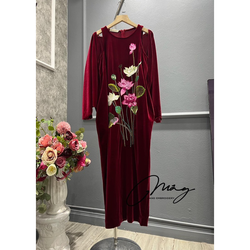 Set váy nhung the gile thêu hoa ngực và choàng nhung sang chảnh