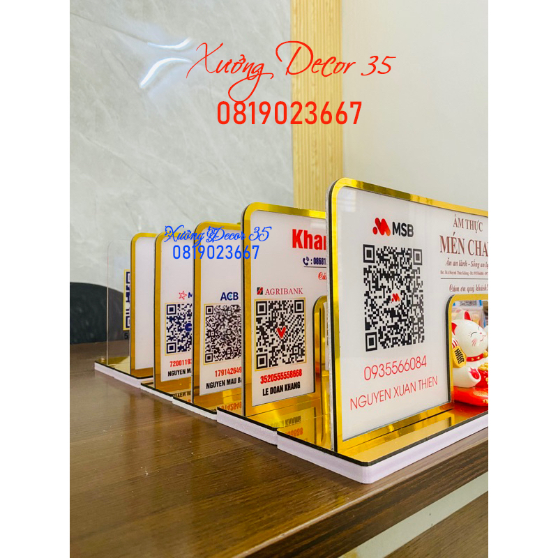 Bảng QR code để bàn mèo viền vàng thần tài in trên mica in theo yêu cầu