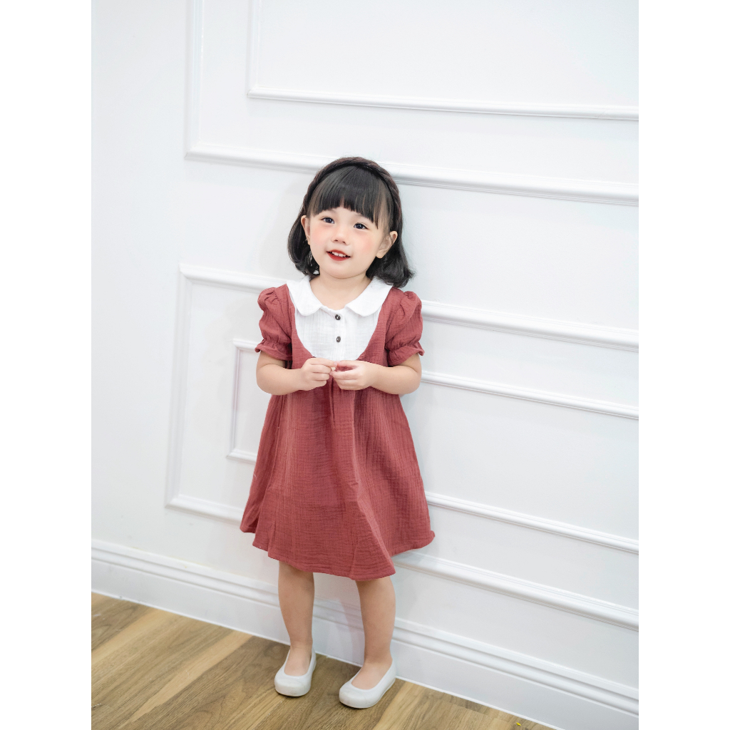 Đầm Bé Gái Cổ Lá Sen Tay Bầu Nhún Chất Liệu Muslin Thoáng Mát ZSARAH DRESS DRM023 SAOLA CLOTHING