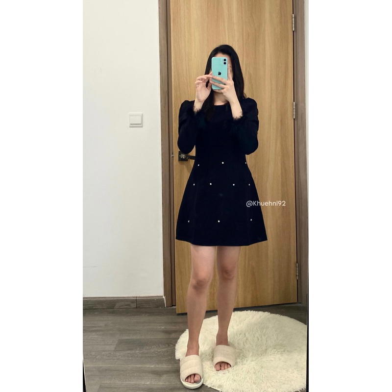 Mã 042 - Đầm đen đính đá