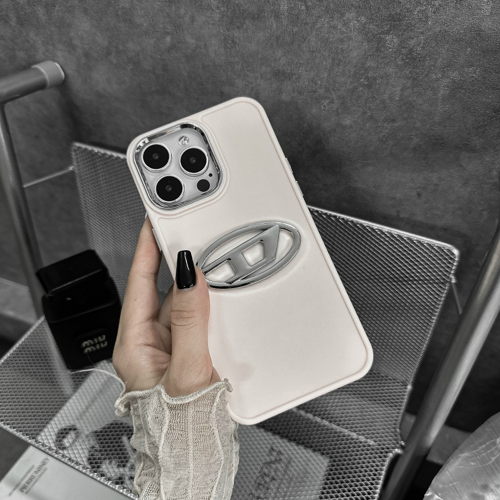 Ốp lưng iphone viền kim loại D.ie.sel