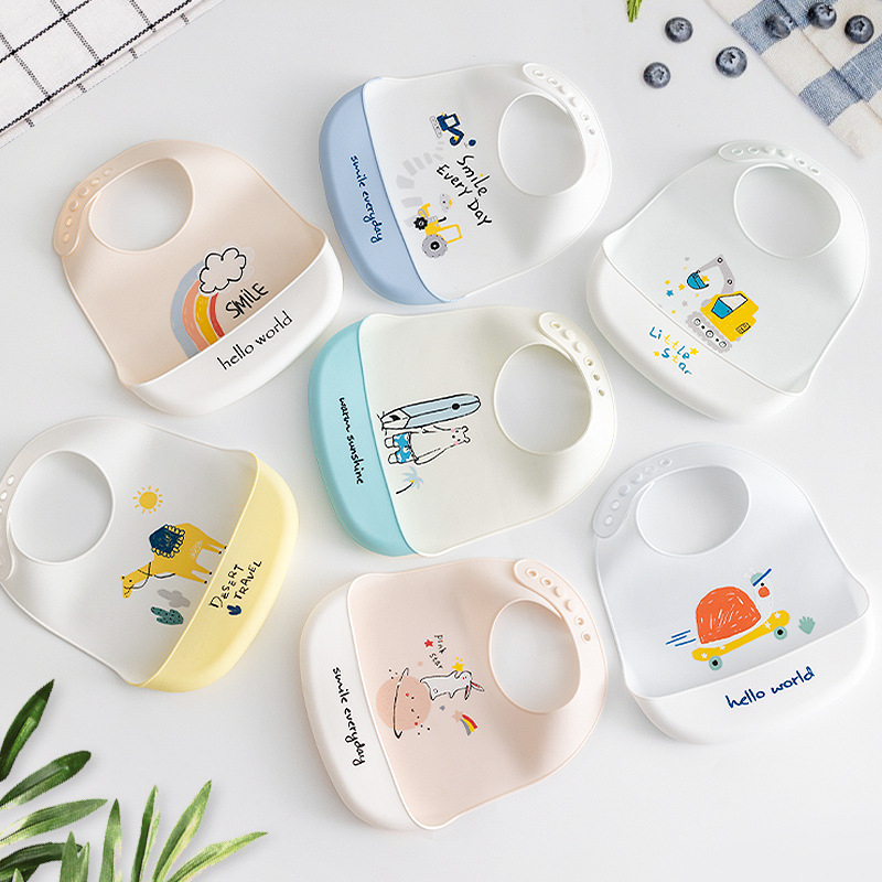 Tushie Treats bộ 3 món nhỏ tập ăn đũa Thìa dĩa tập xúc cho bé tay cầm có thể uốn cong Yếm silicon hình siêu kute
