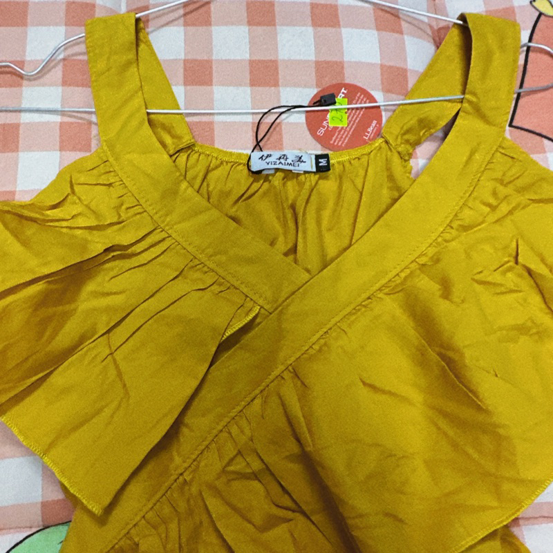 Đầm nữ 2 dây ,phối bèo dễ thương ,màu vàng, còn mới