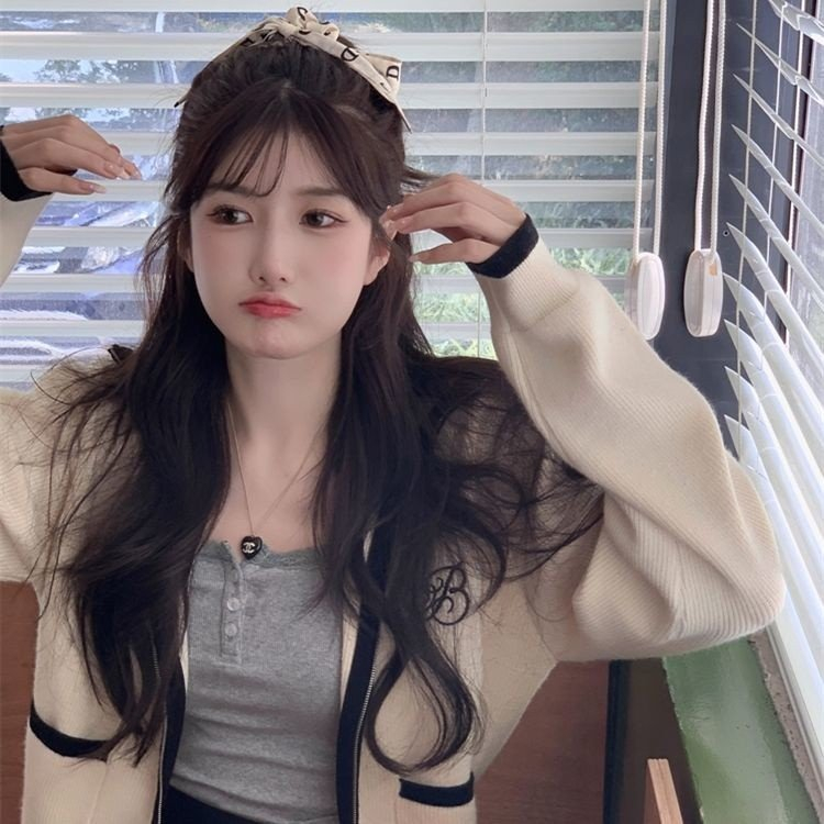 Áo 2 Dây Croptop LALISA Áo Crt Kiểu Ôm Body Cổ Vuông Nút Bấm Sexy Hàn Quốc Hai Màu Trắng Đen Phù Hợp Đi Chơi AO004