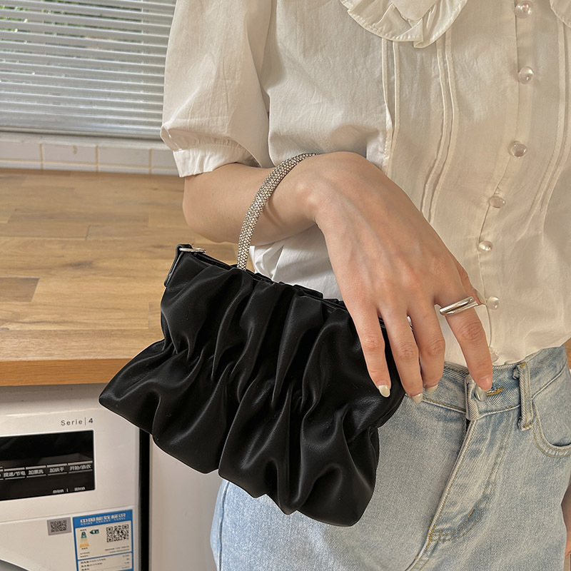 Túi Đeo Chéo Đính Đá Hình Đám Mây Bữa tiệc dành cho quý cô chuỗi đám mây xếp li